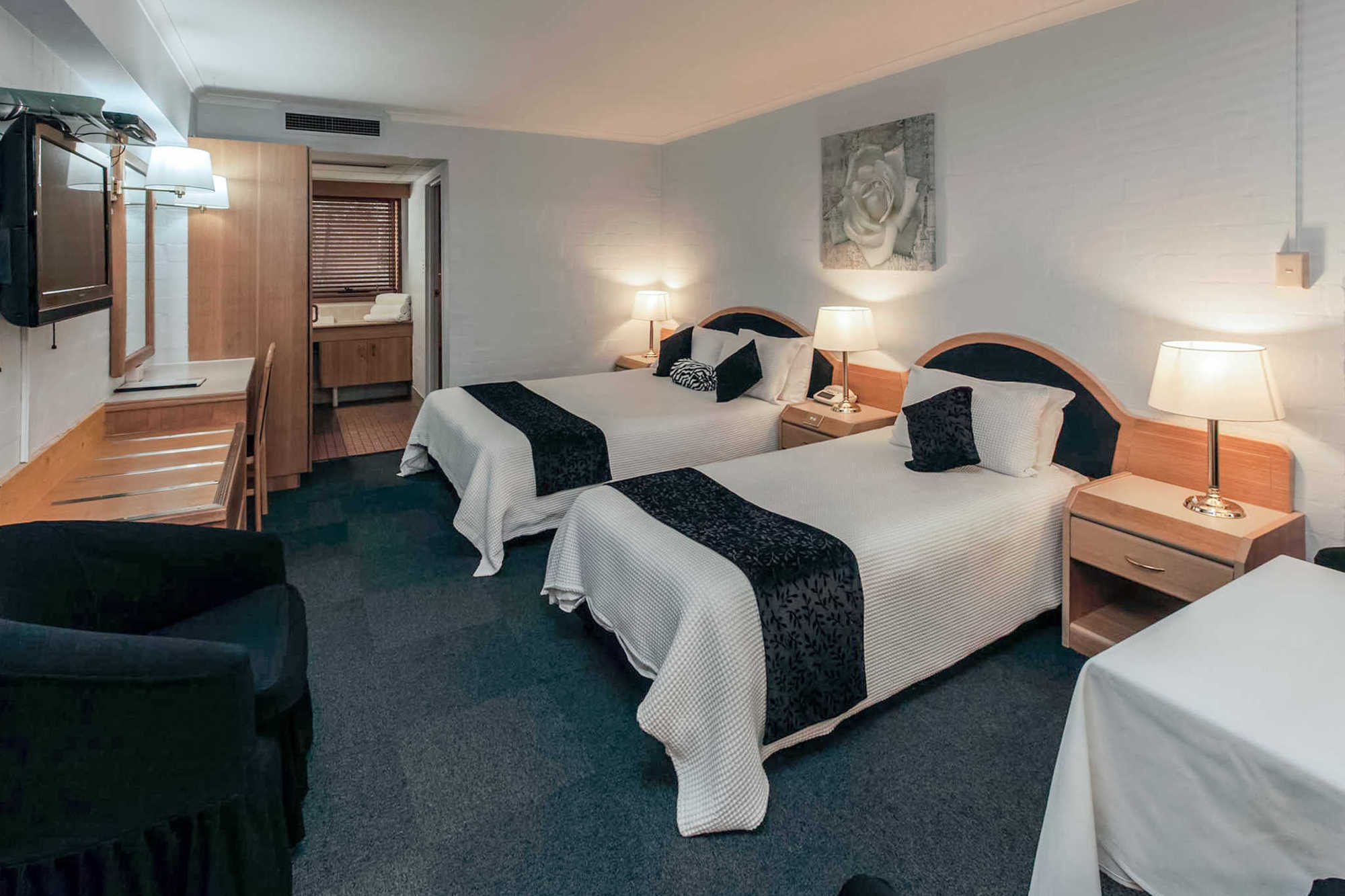 Capital Airport Motel Queanbeyan Room photo