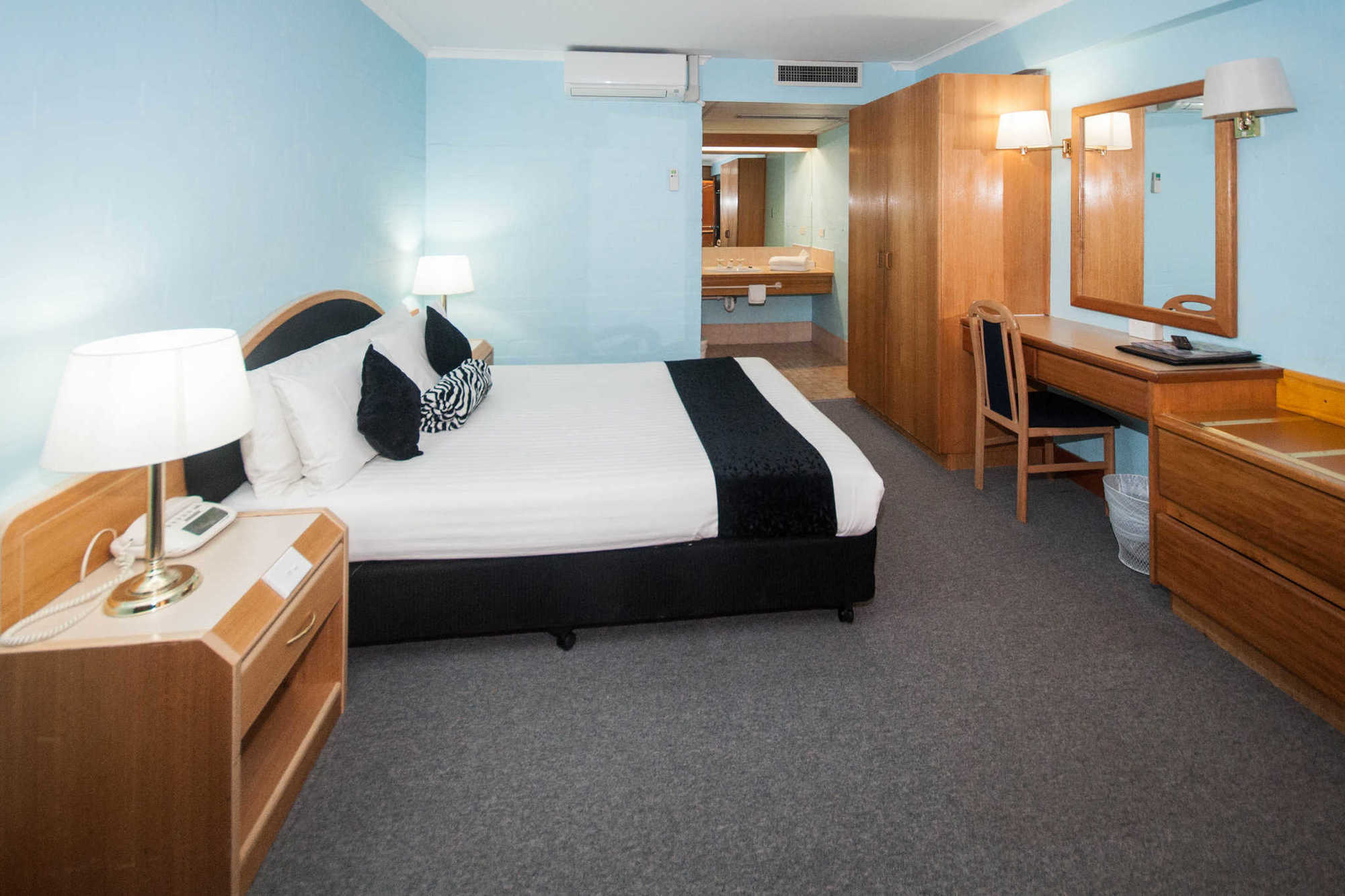 Capital Airport Motel Queanbeyan Room photo
